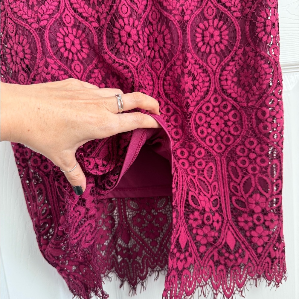 Elegant Lulu's Burgundy Lace Midi Dress size medium - Picture 9 of 11